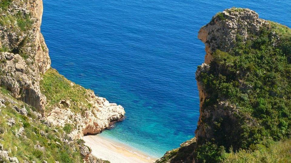 Tranquility, Sun, Breathtaking Views & 7 Minutes Drive To Sea Apartment Бенитачел Екстериор снимка